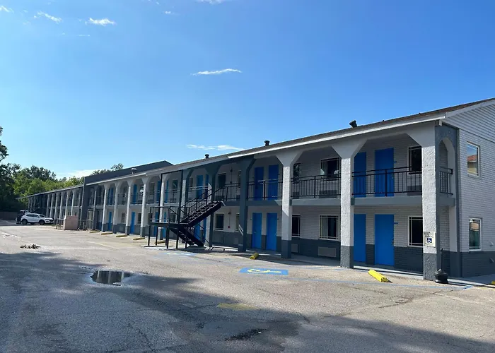 Hotel Blue Star Lafayette