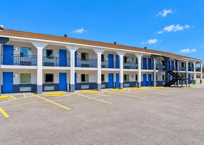 Hotel Blue Star Near Airport I-10