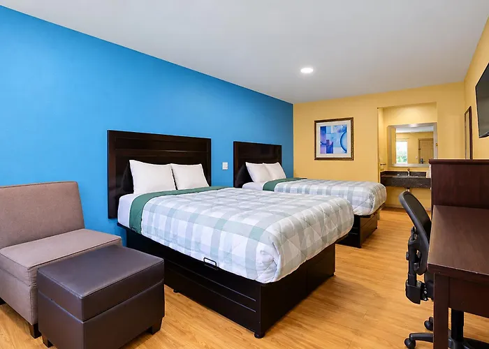 Blue Star Near Airport I-10 Hotel 2*