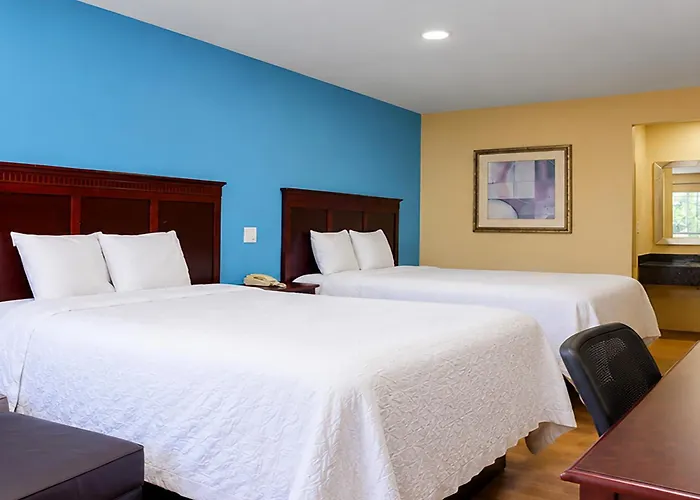 Blue Star Near Airport I-10 Hotel 2*