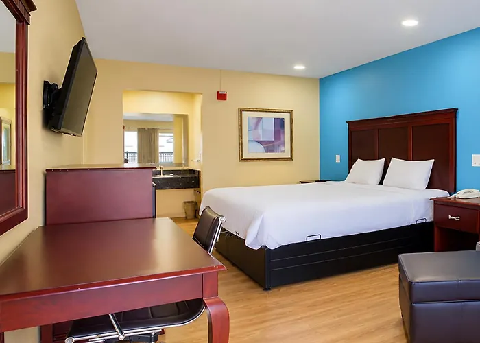 Hotel Blue Star Near Airport I-10 2*